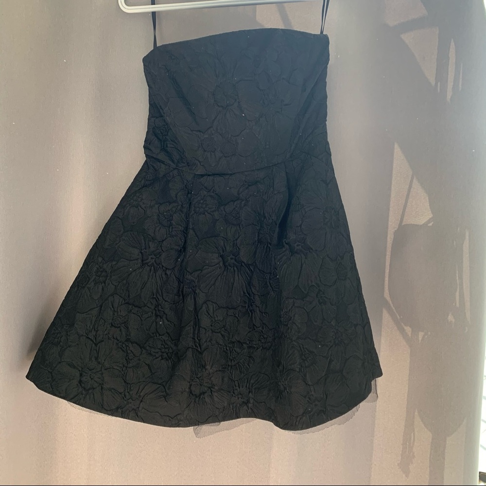 RW&CO Floral Textured Strapless Dress - Picture 9 of 13